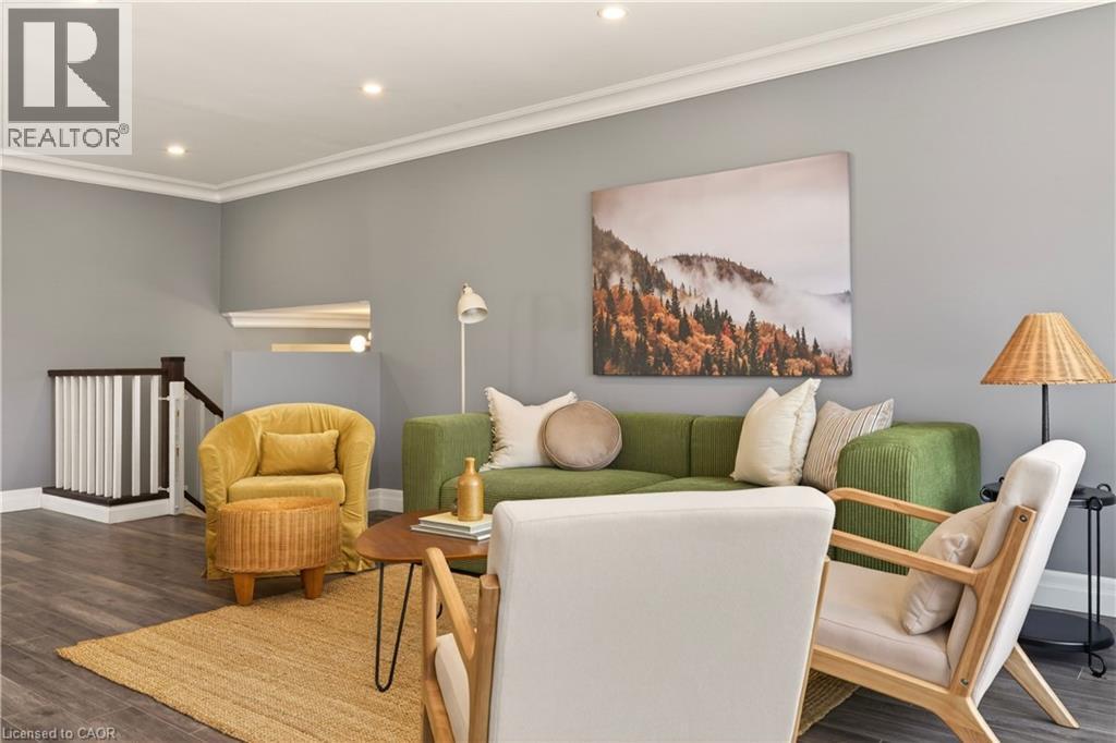 51 Fonthill Road, Hamilton, ON - Indoor Photo Showing Other Room