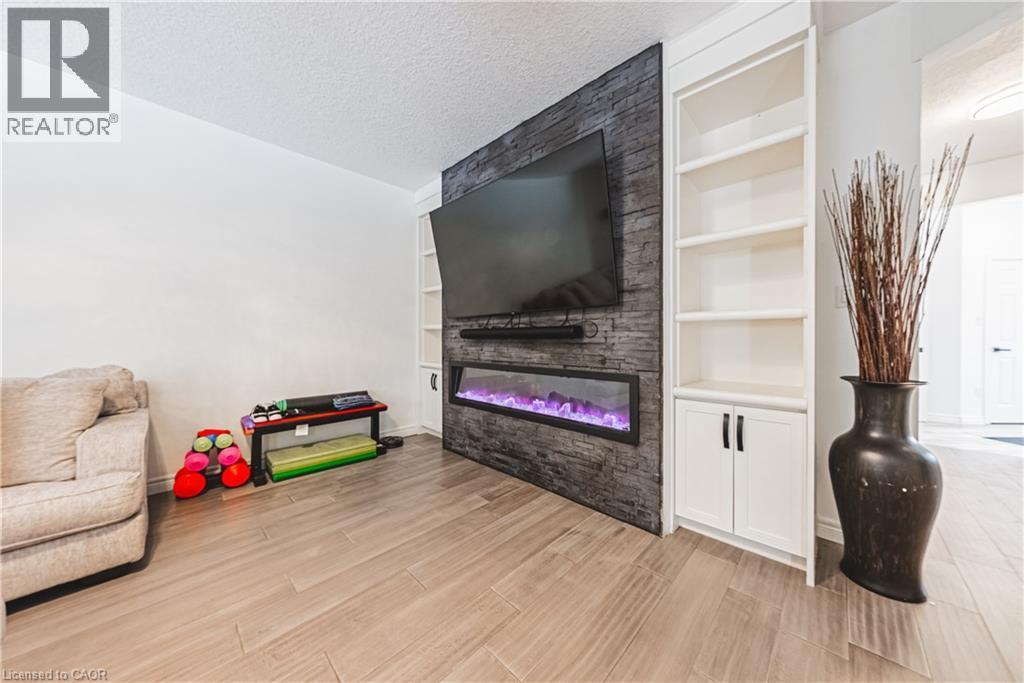 6 Second Road W, Hamilton, ON - Indoor