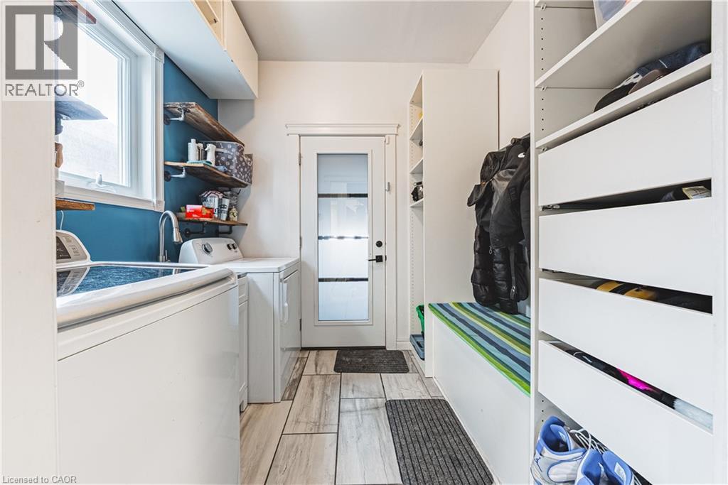 6 Second Road W, Hamilton, ON - Indoor Photo Showing Laundry Room