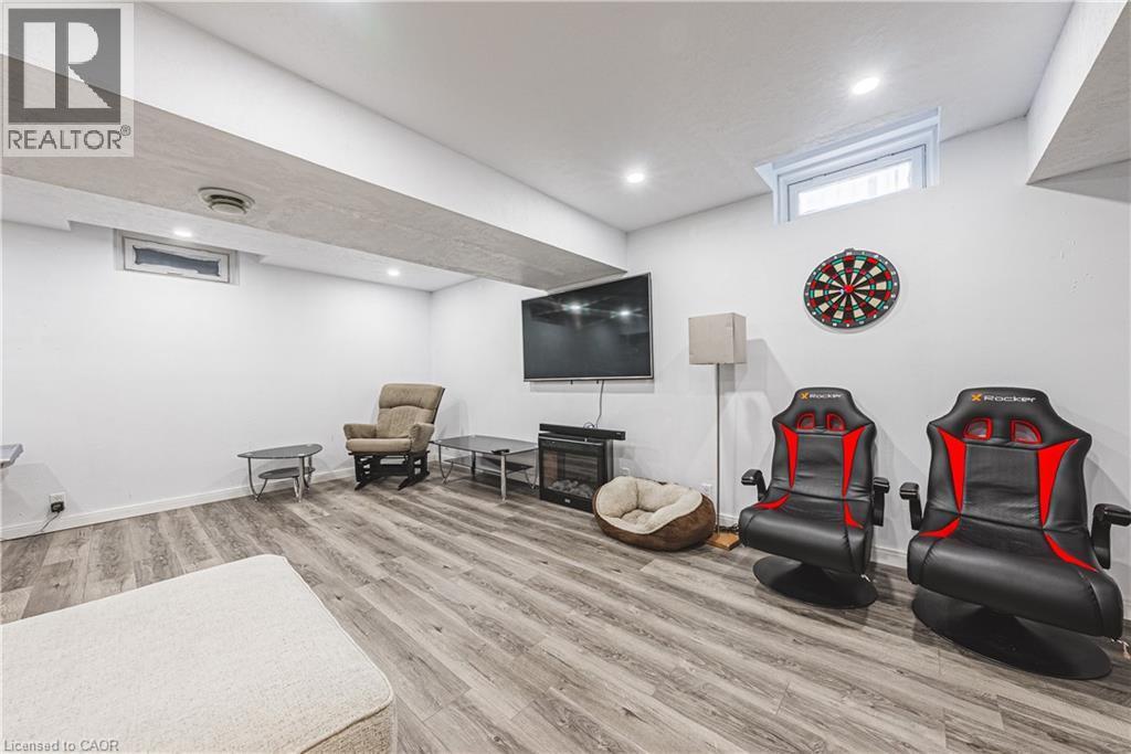 6 Second Road W, Hamilton, ON - Indoor Photo Showing Other Room