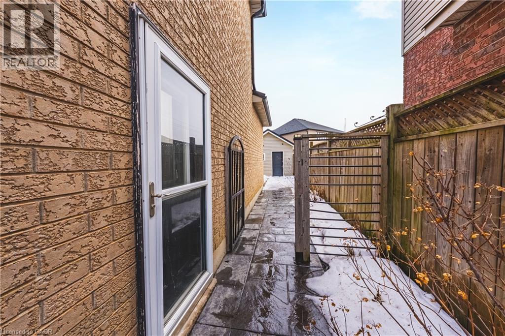 6 Second Road W, Hamilton, ON - Outdoor