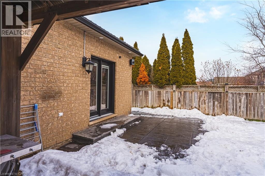 6 Second Road W, Hamilton, ON - Outdoor