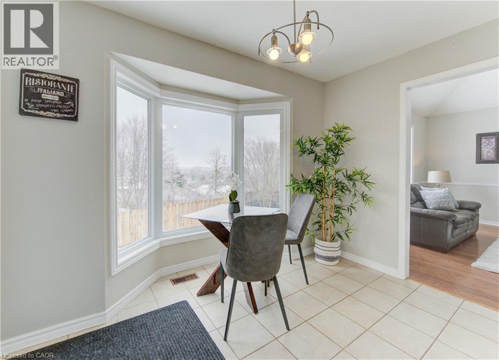 224 Brembel Court, Kitchener, ON - Indoor Photo Showing Dining Room