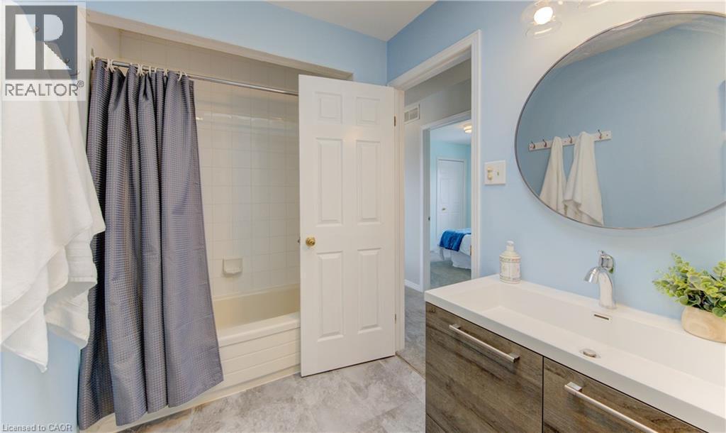 224 Brembel Court, Kitchener, ON - Indoor Photo Showing Bathroom