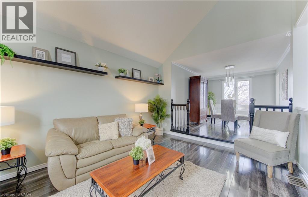224 Brembel Court, Kitchener, ON - Indoor Photo Showing Living Room