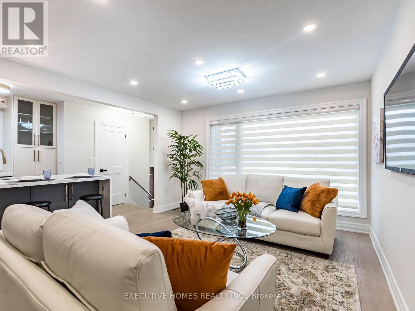 2685 Windjammer Road, Mississauga, ON - Indoor Photo Showing Living Room