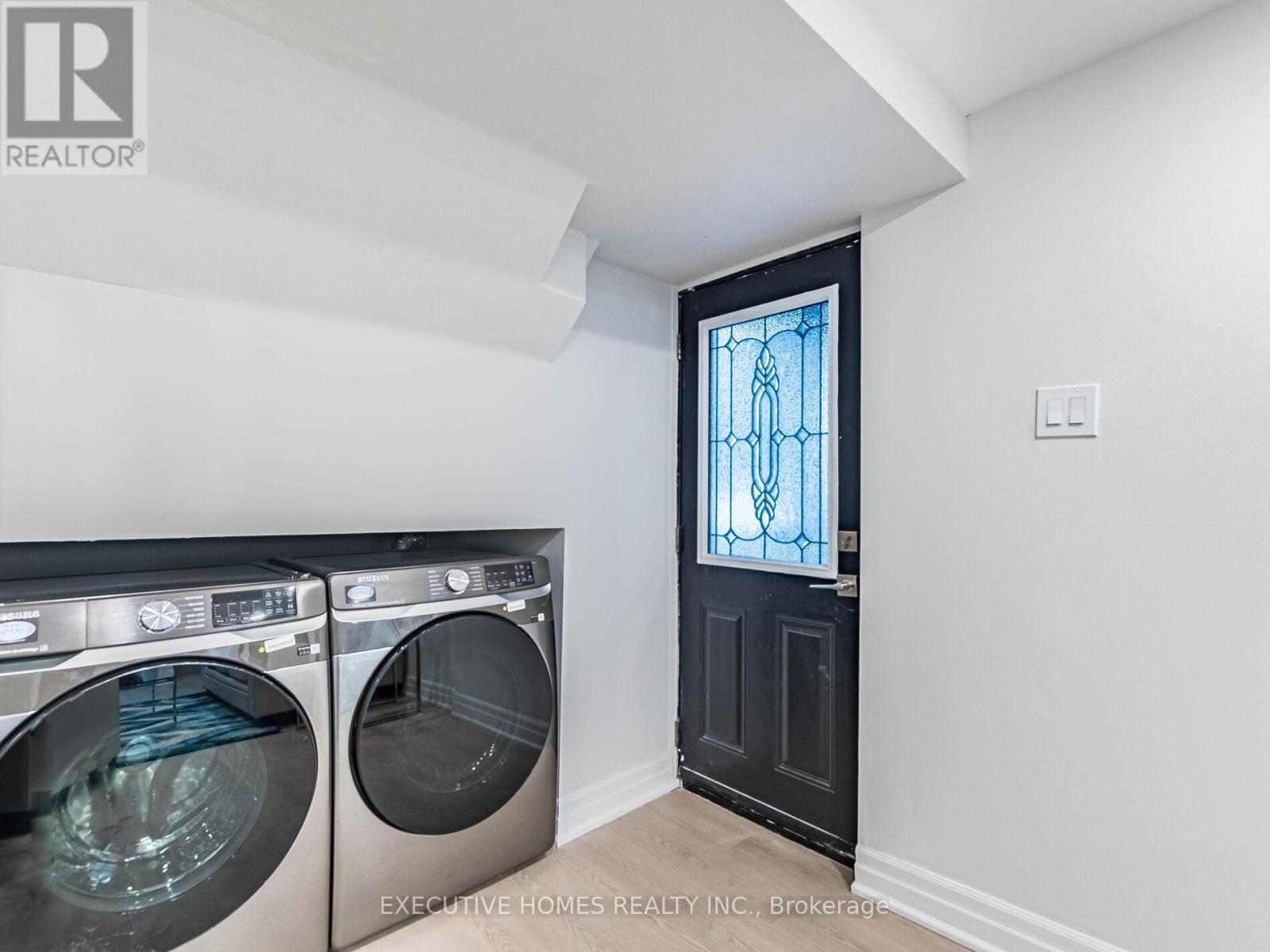 2685 Windjammer Road, Mississauga, ON - Indoor Photo Showing Laundry Room