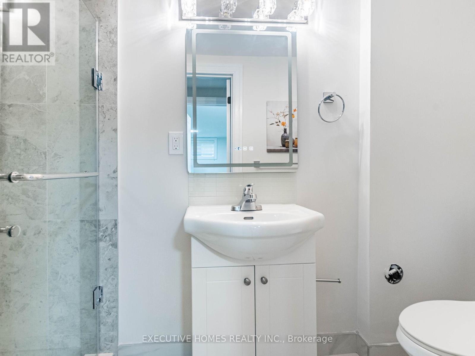 2685 Windjammer Road, Mississauga, ON - Indoor Photo Showing Bathroom