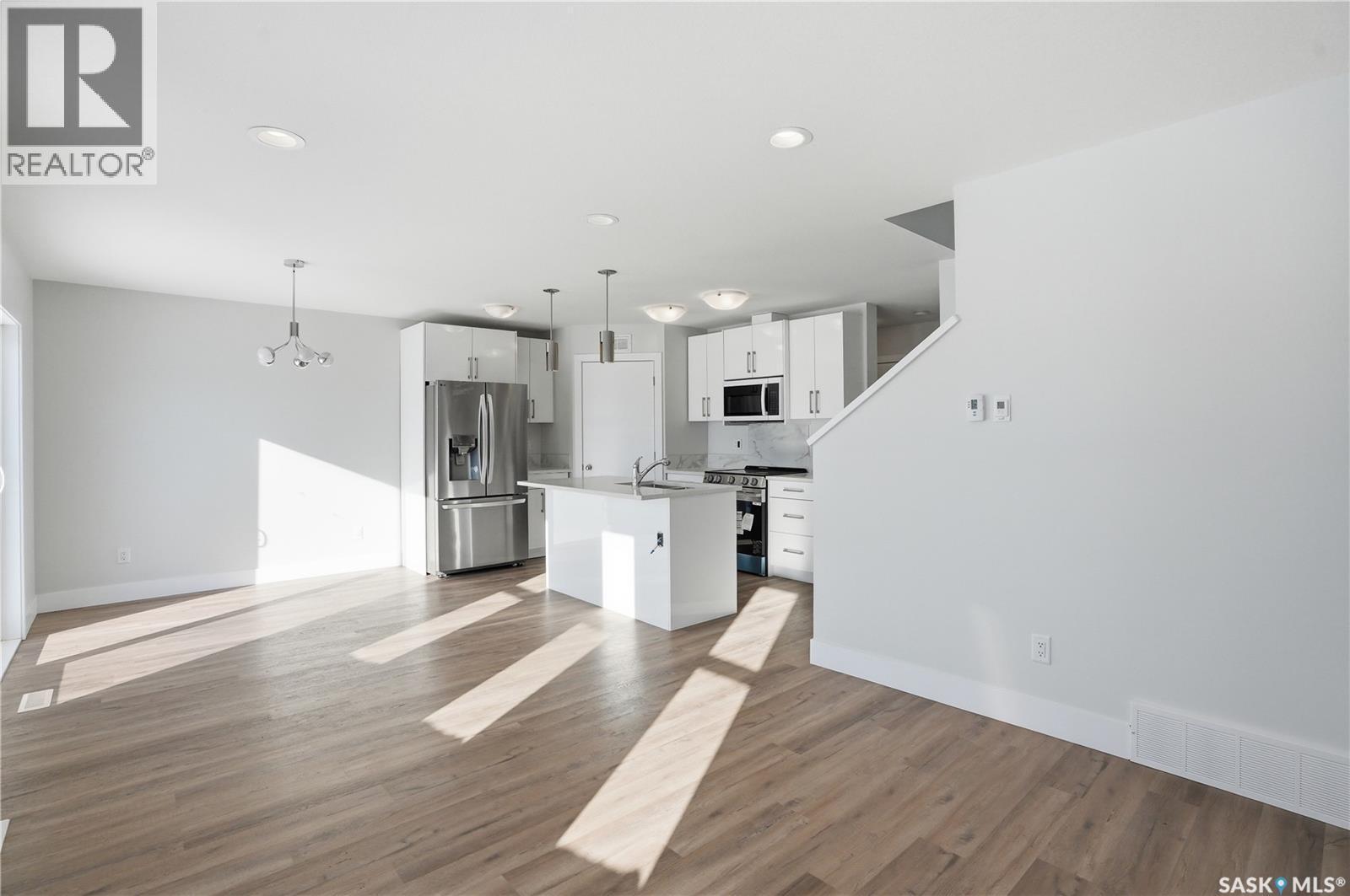 111 Stromberg Crescent, Saskatoon, SK - Indoor Photo Showing Kitchen