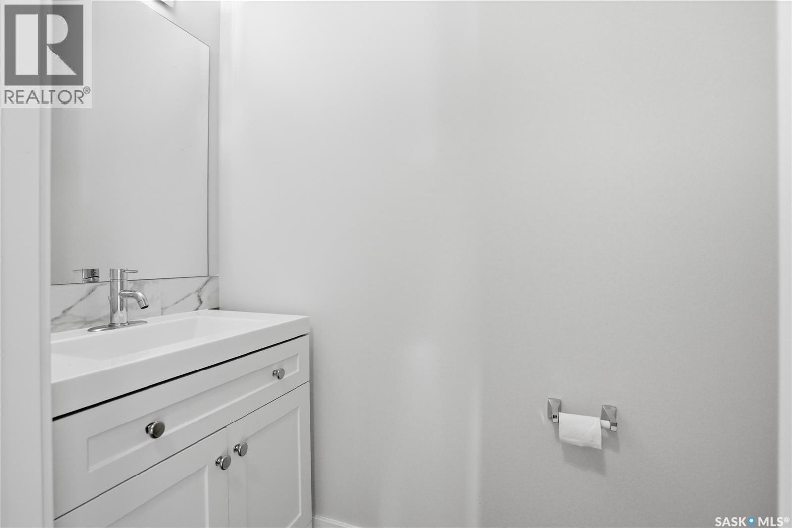 111 Stromberg Crescent, Saskatoon, SK - Indoor Photo Showing Bathroom