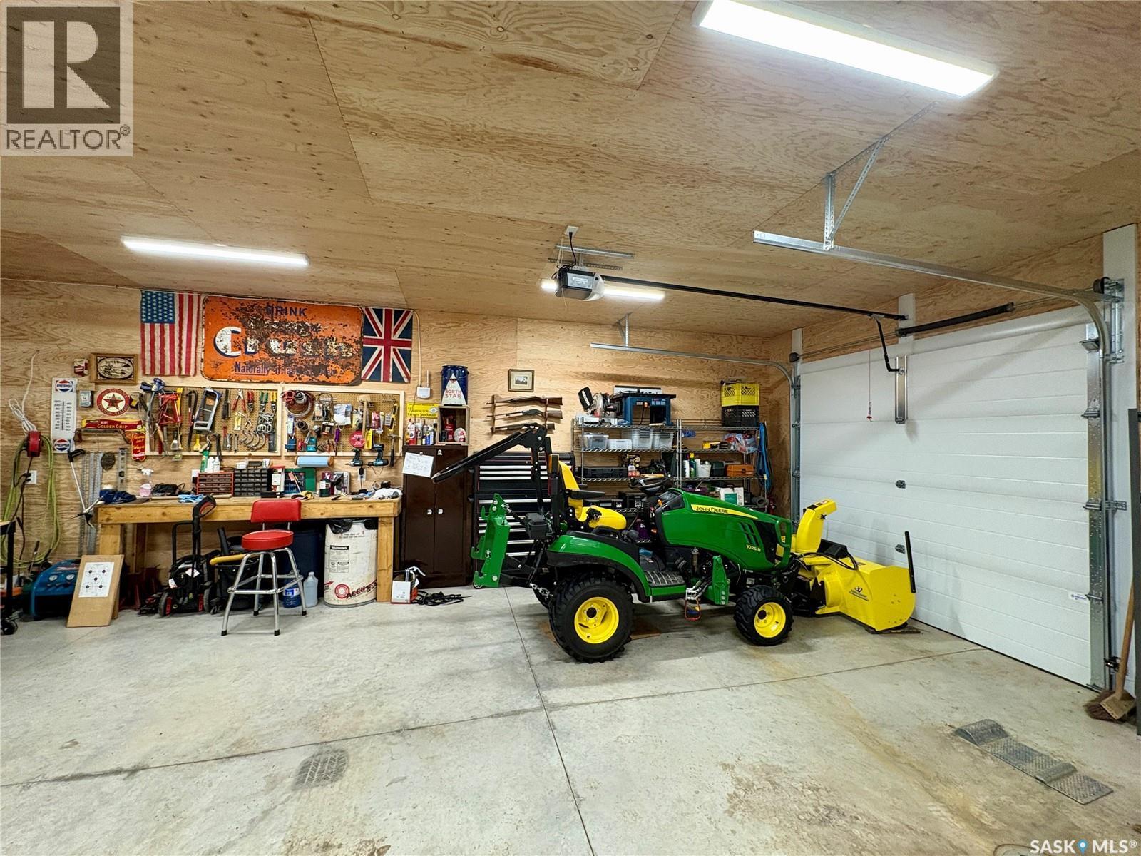 29 Riverview Road, Rosthern Rm No. 403, SK - Indoor Photo Showing Garage