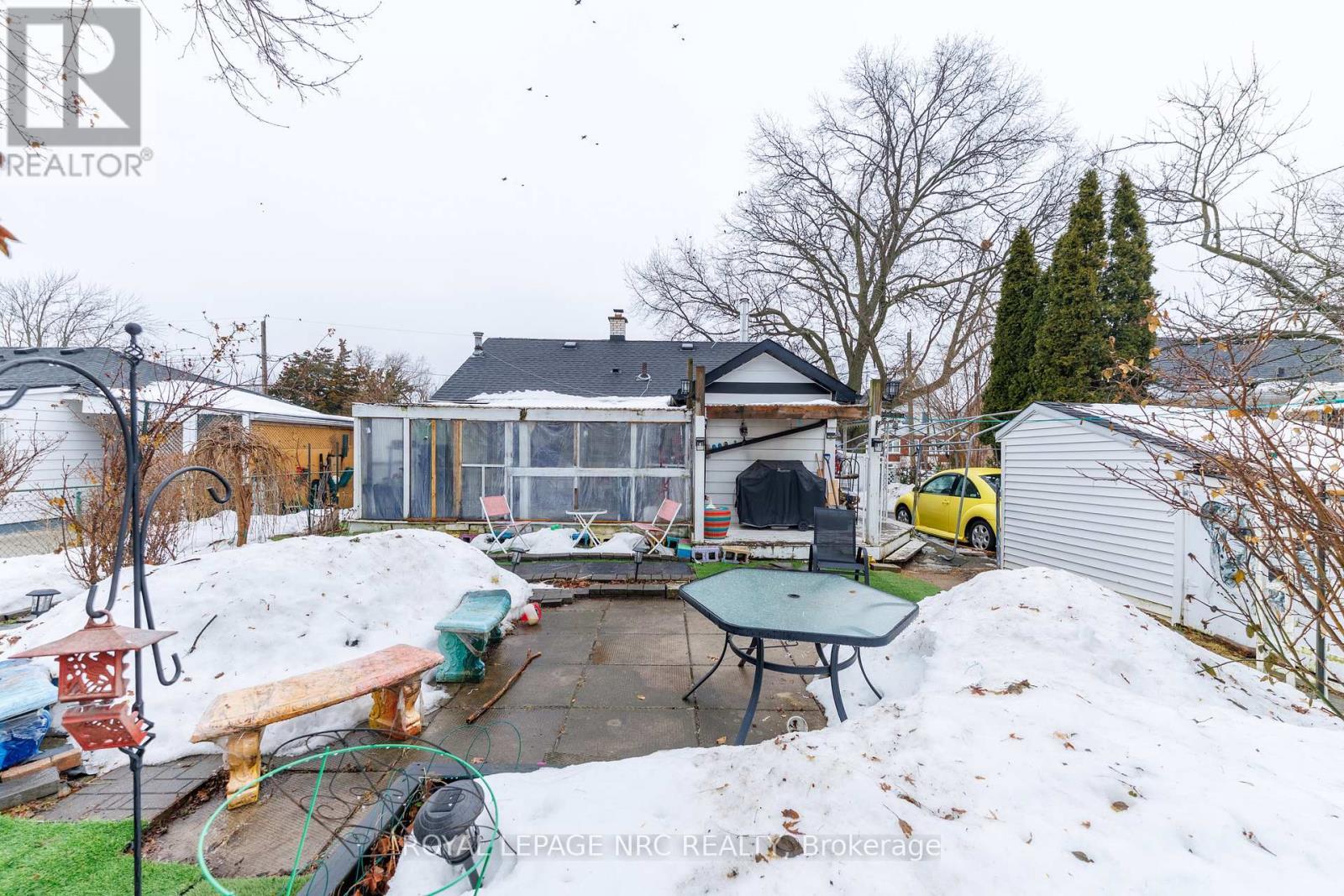 7 Vera Street, St. Catharines (Western Hill), ON - Outdoor