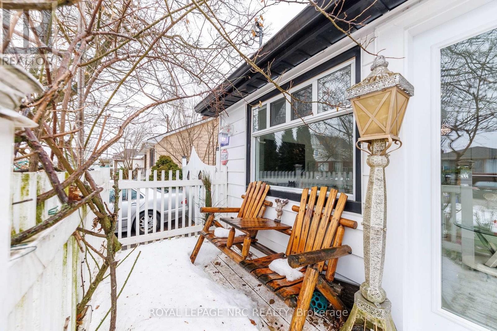 7 Vera Street, St. Catharines (Western Hill), ON - Outdoor