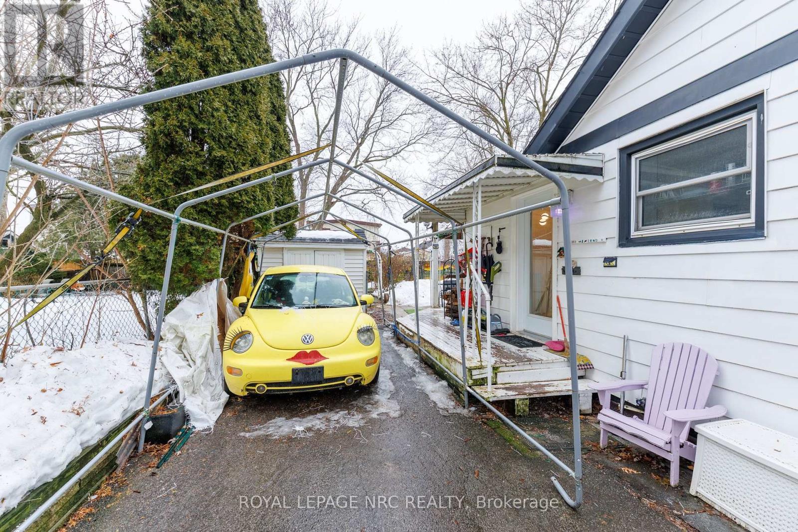 7 Vera Street, St. Catharines (Western Hill), ON - Outdoor