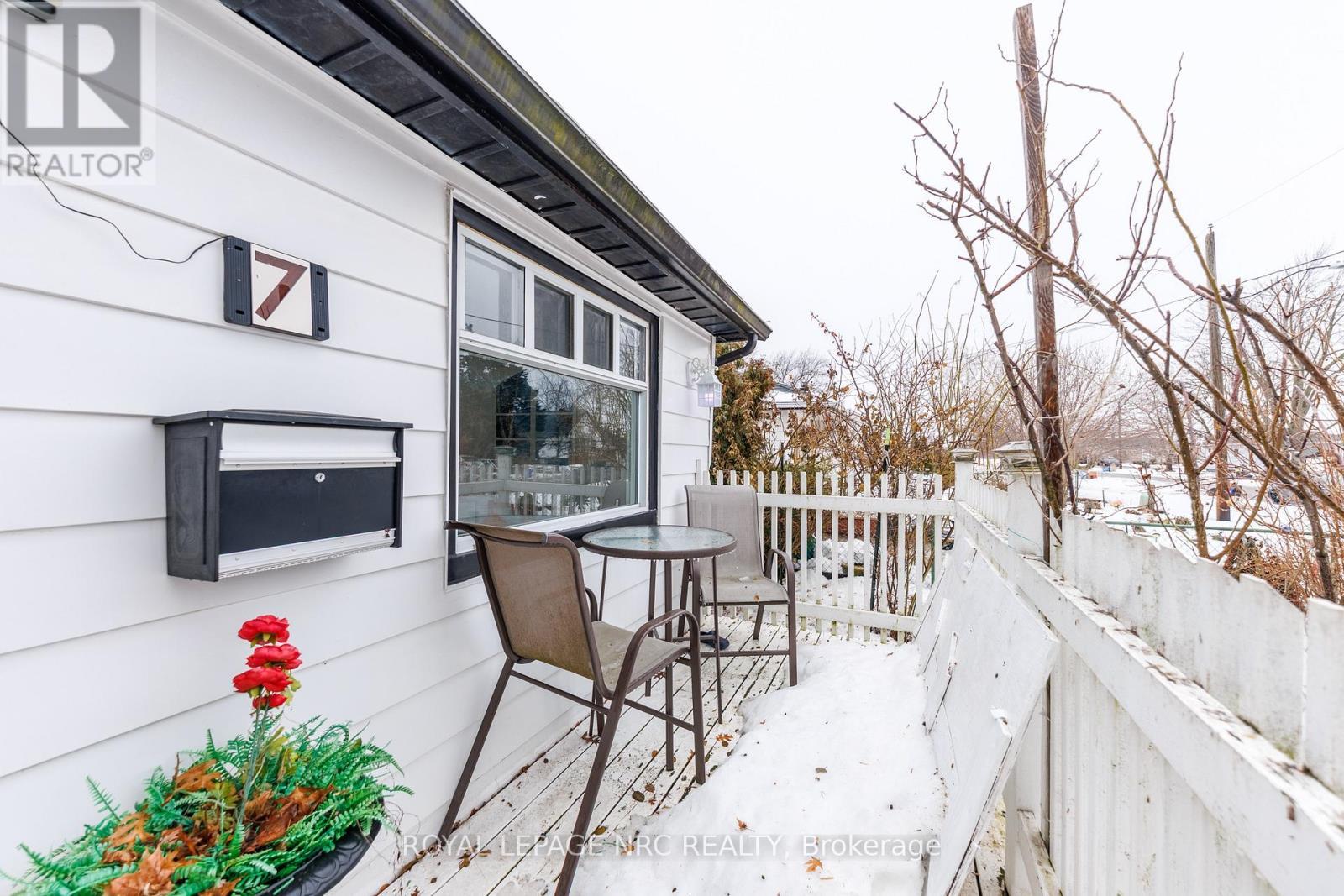 7 Vera Street, St. Catharines (Western Hill), ON - Outdoor