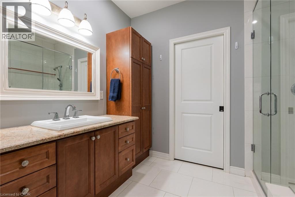 13 Iron Bridge Court, Caledonia, ON - Indoor Photo Showing Bathroom