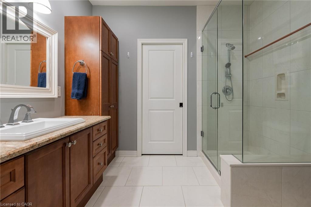 13 Iron Bridge Court, Caledonia, ON - Indoor Photo Showing Bathroom