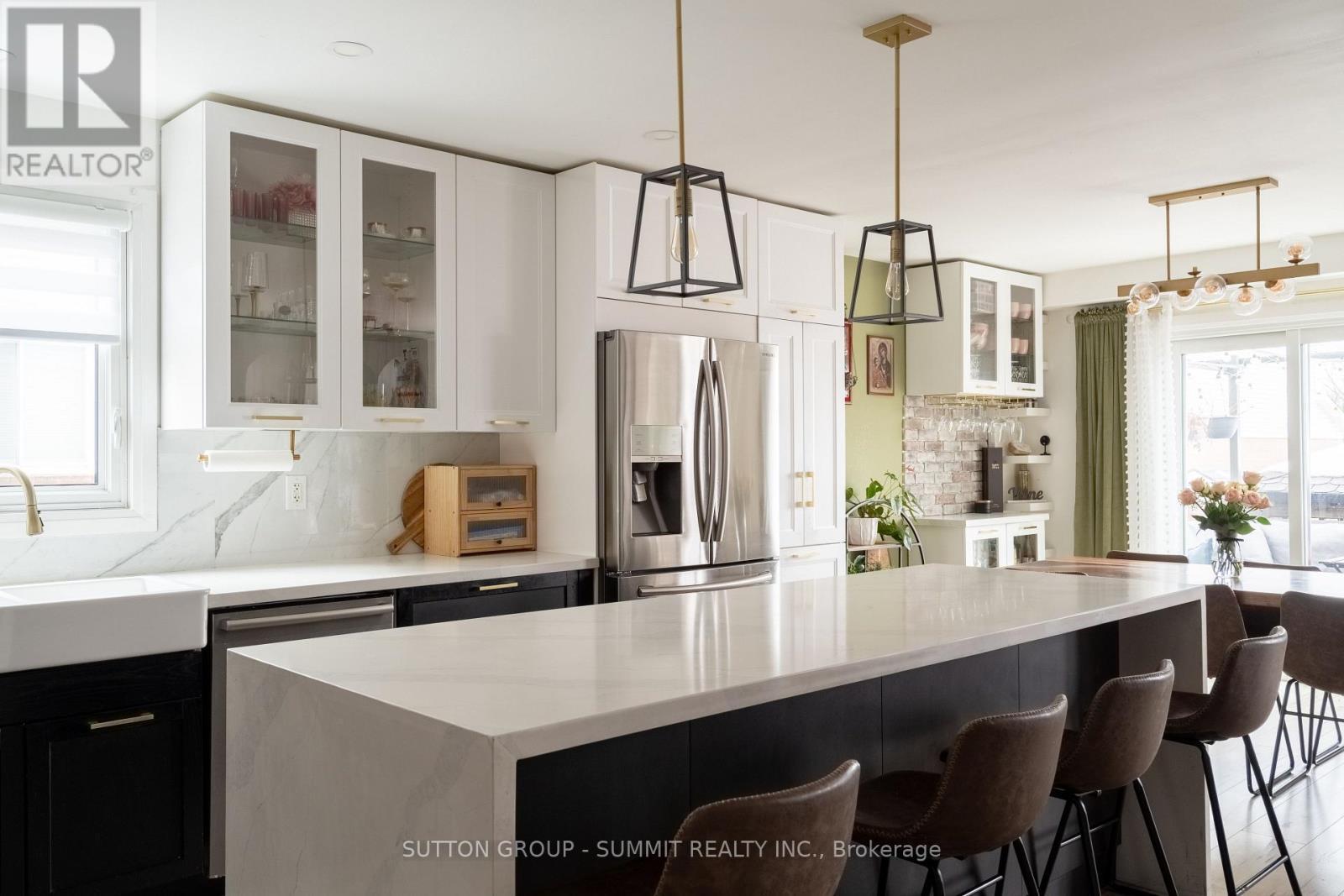 30 Buchanan Crescent, Thorold, ON - Indoor Photo Showing Kitchen With Upgraded Kitchen