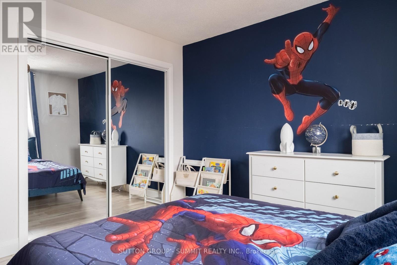 30 Buchanan Crescent, Thorold, ON - Indoor Photo Showing Bedroom