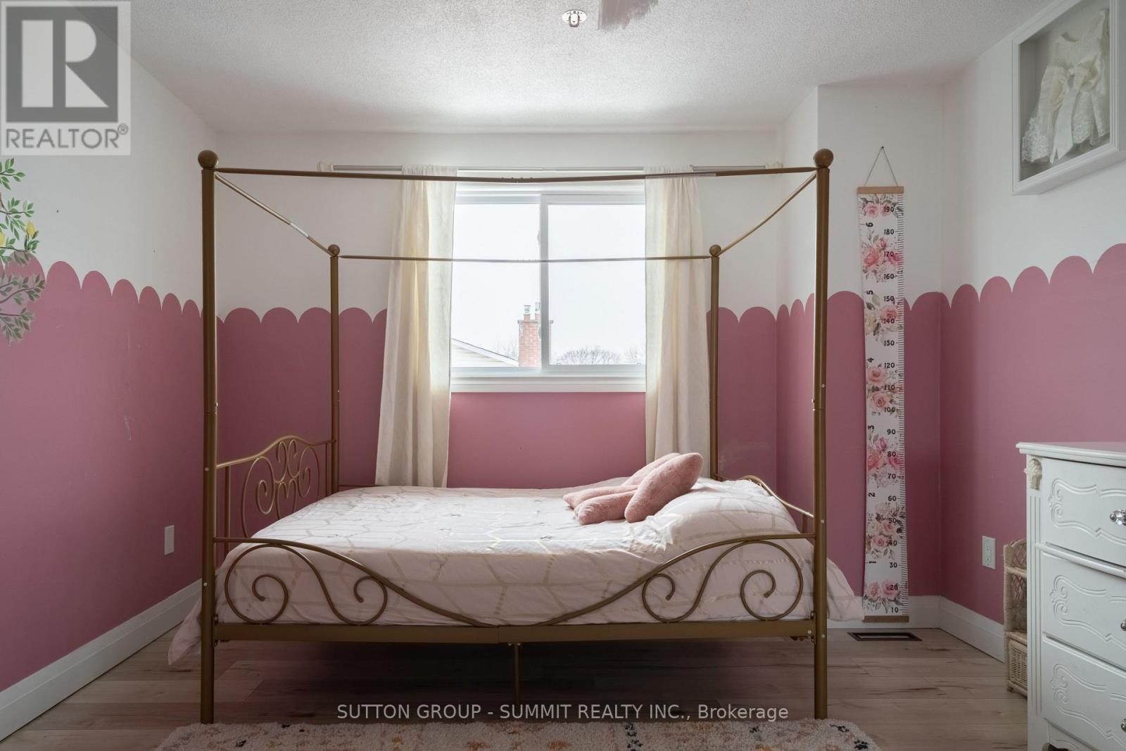 30 Buchanan Crescent, Thorold, ON - Indoor Photo Showing Bedroom