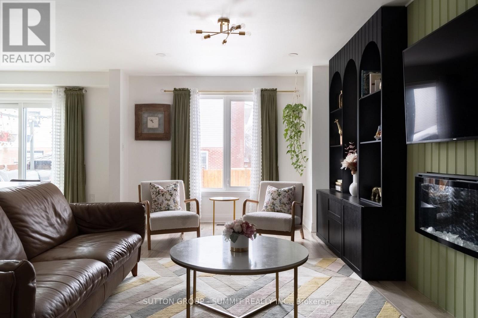 30 Buchanan Crescent, Thorold, ON - Indoor Photo Showing Living Room