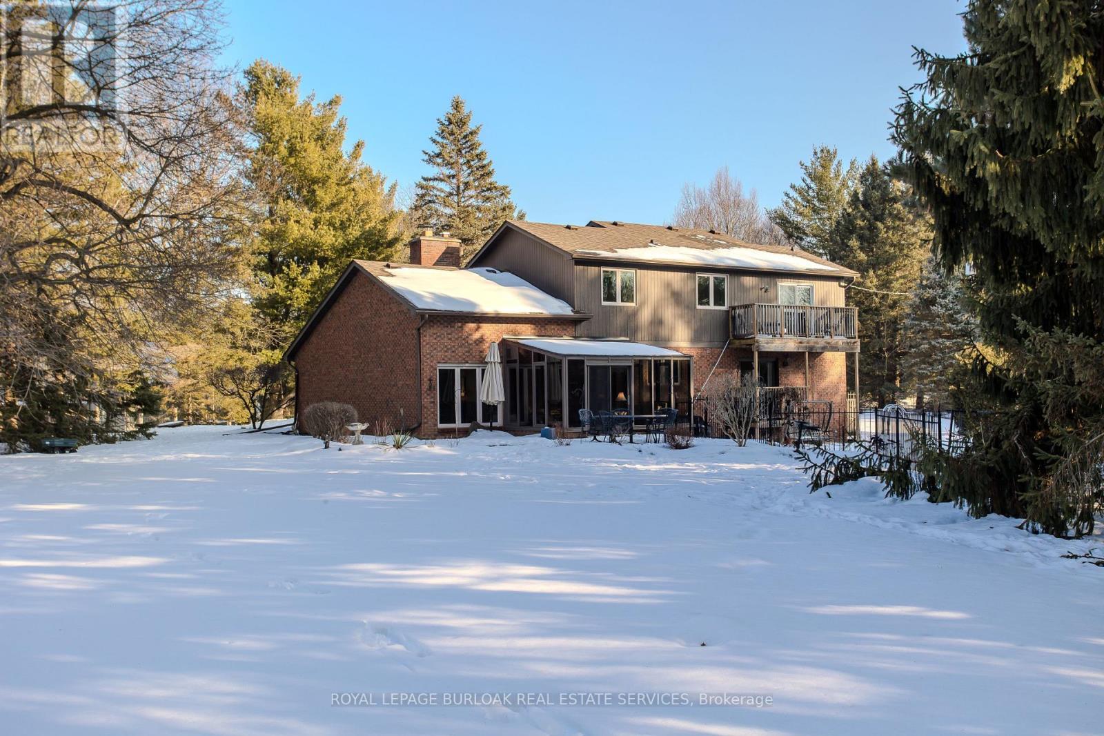2431 Britannia Road, Burlington, ON - Outdoor