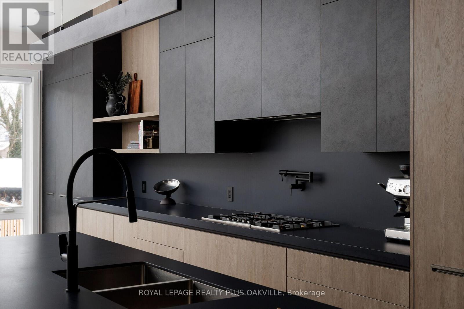 367 Manor Road E, Toronto, ON - Indoor Photo Showing Kitchen With Double Sink