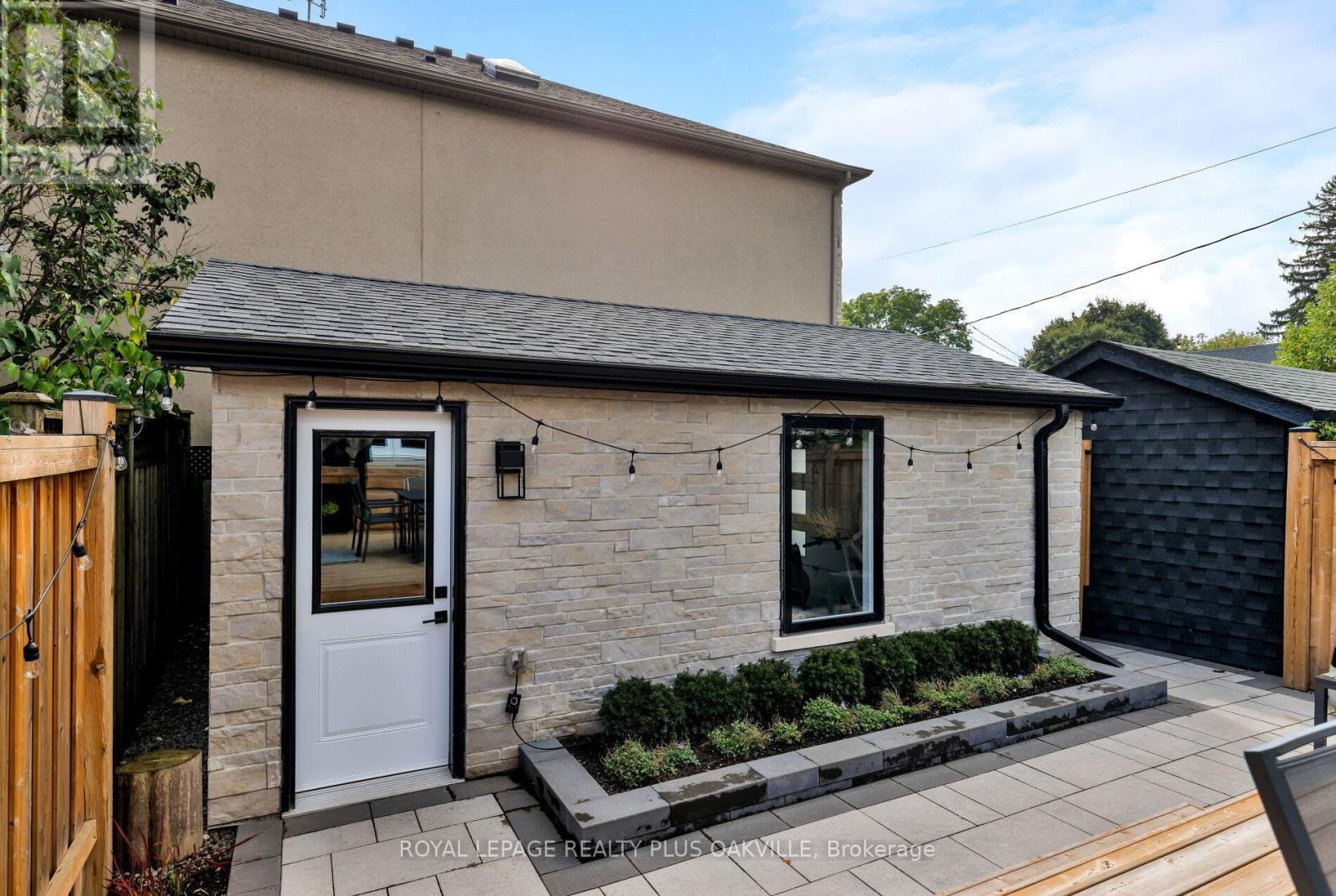 367 Manor Road E, Toronto, ON - Outdoor With Exterior