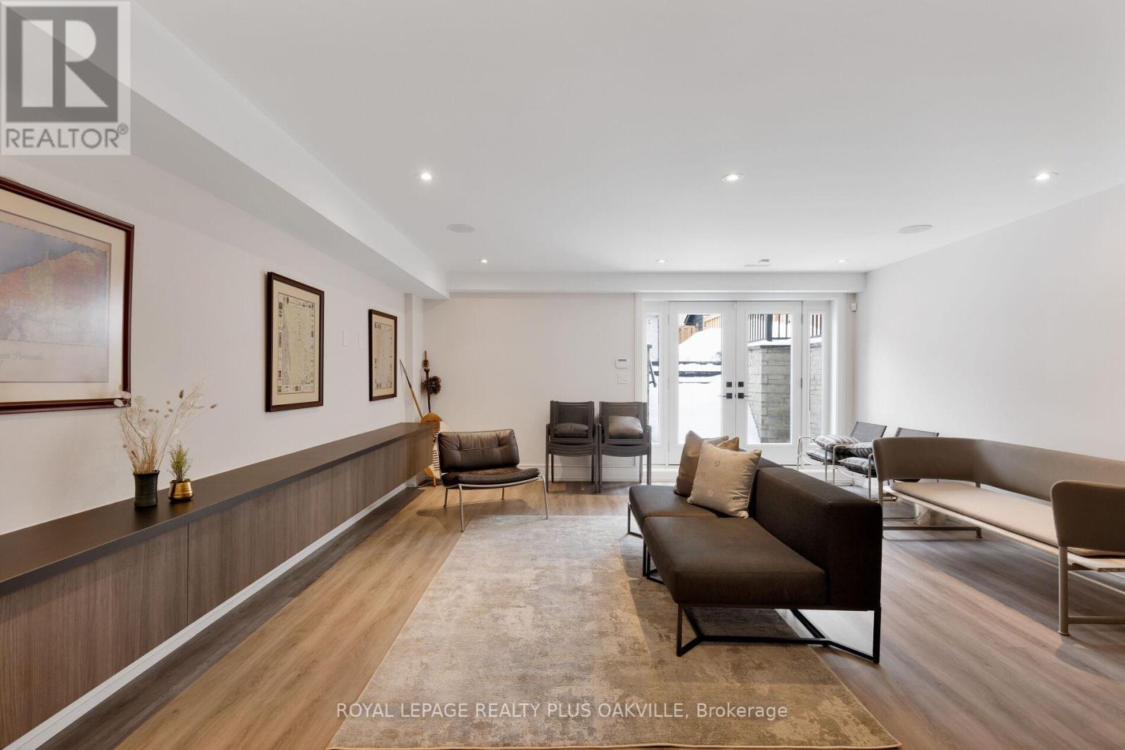 367 Manor Road E, Toronto, ON - Indoor