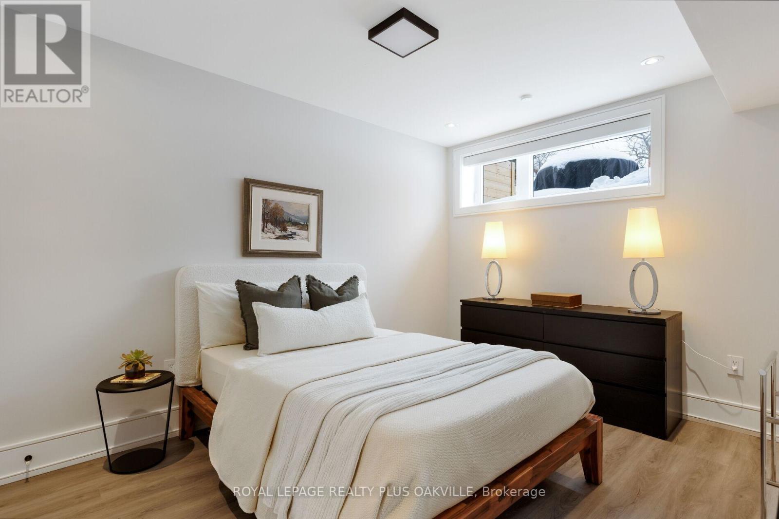 367 Manor Road E, Toronto, ON - Indoor Photo Showing Bedroom