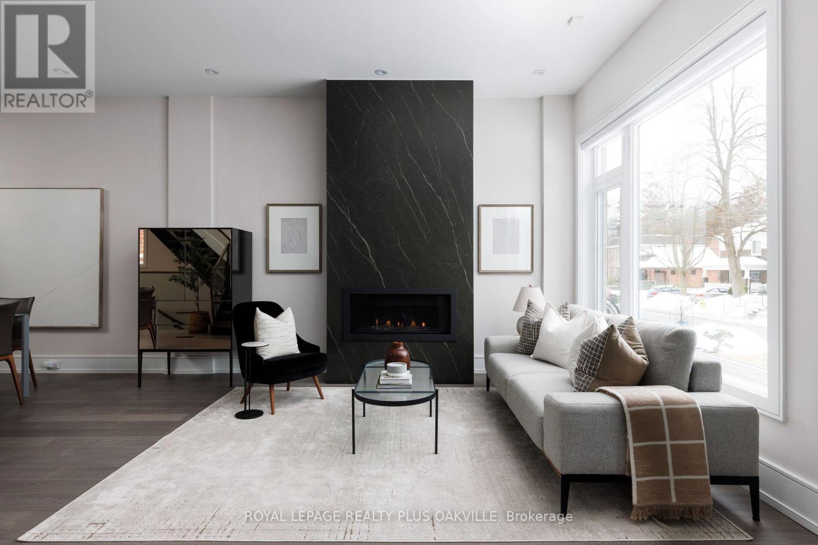 367 Manor Road E, Toronto, ON - Indoor Photo Showing Living Room With Fireplace