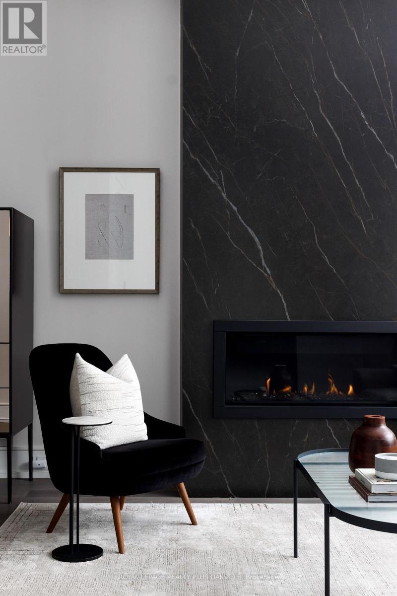 367 Manor Road E, Toronto, ON - Indoor