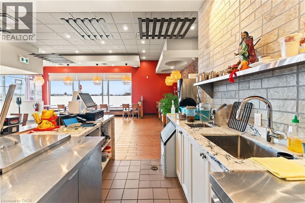 516 Centennial Parkway Unit# 101, Hamilton, ON