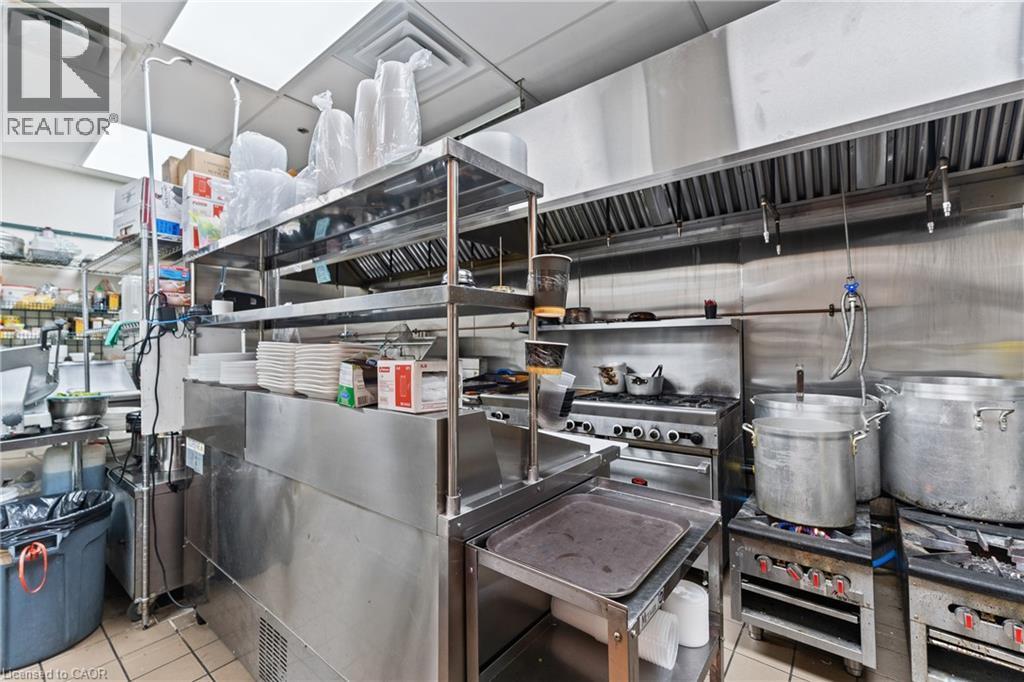 516 Centennial Parkway Unit# 101, Hamilton, ON