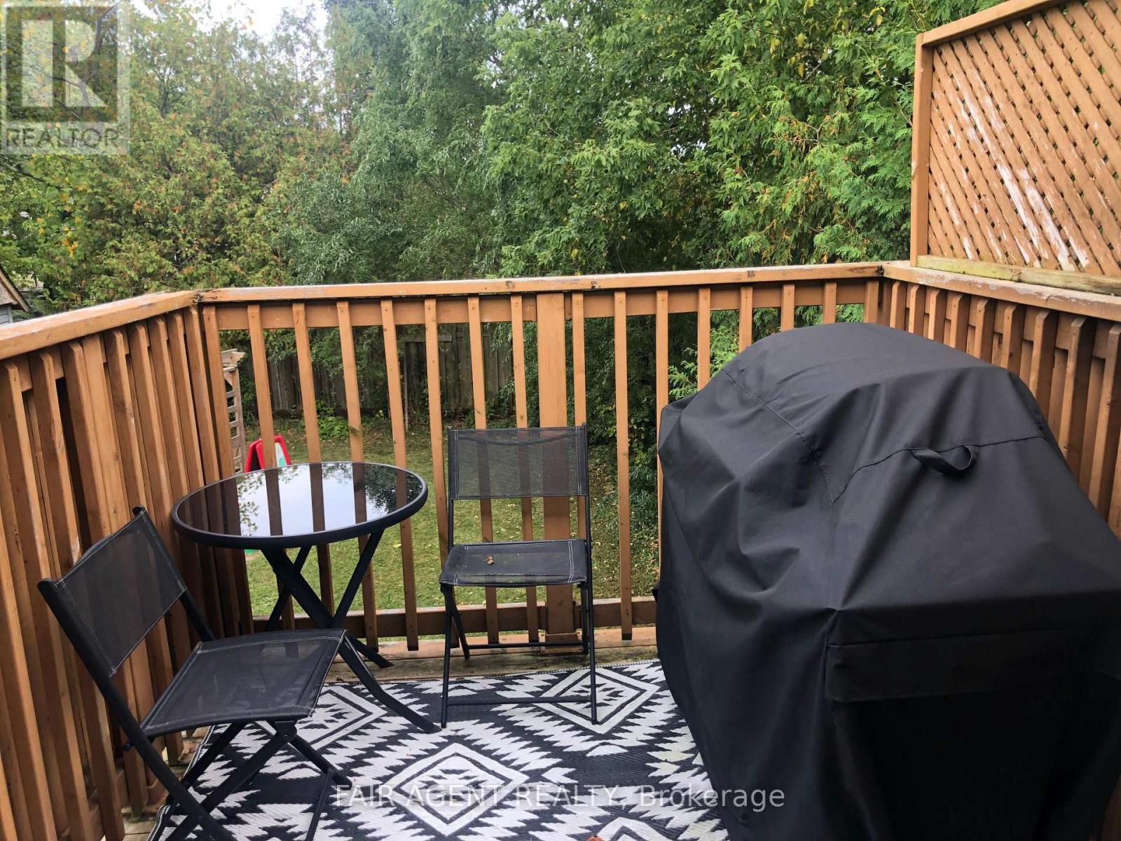 562 Erinbrook Drive, Kitchener, ON - Outdoor With Exterior