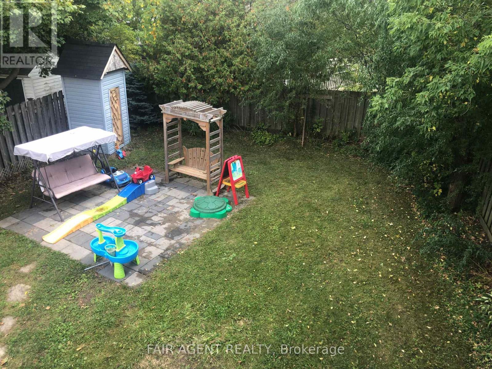 562 Erinbrook Drive, Kitchener, ON - Outdoor