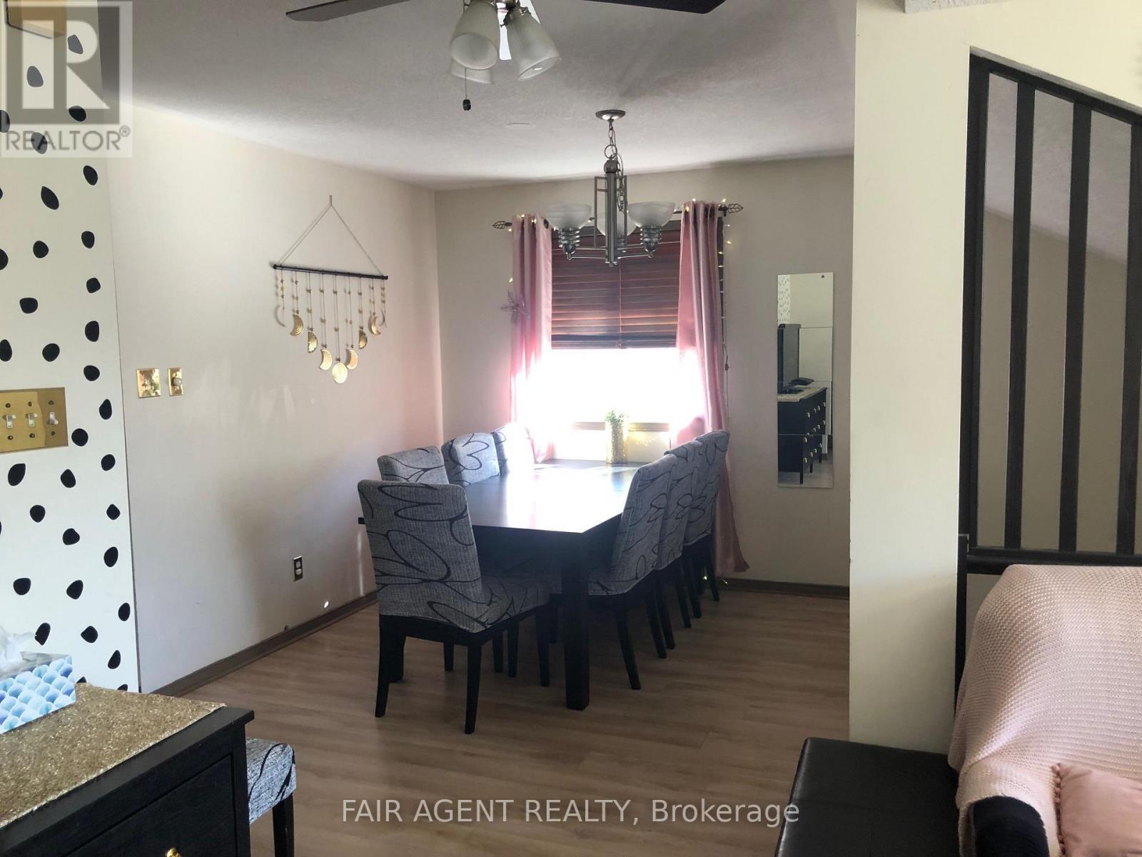 562 Erinbrook Drive, Kitchener, ON - Indoor