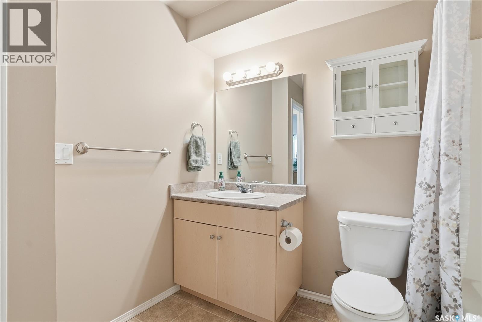 107 303 Lowe Road, Saskatoon, SK - Indoor Photo Showing Bathroom
