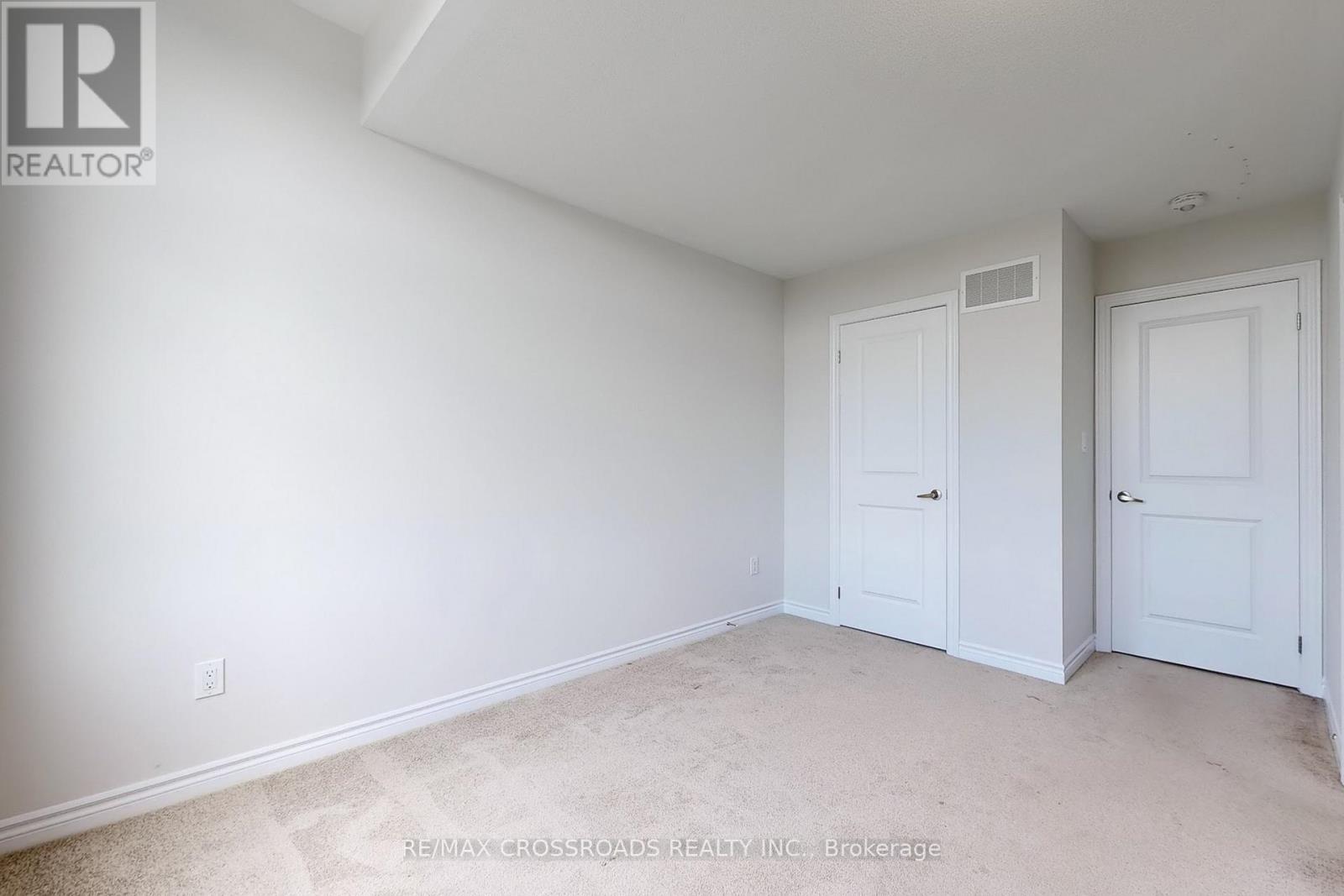 384 Okanagan Path, Oshawa, ON - Indoor Photo Showing Other Room