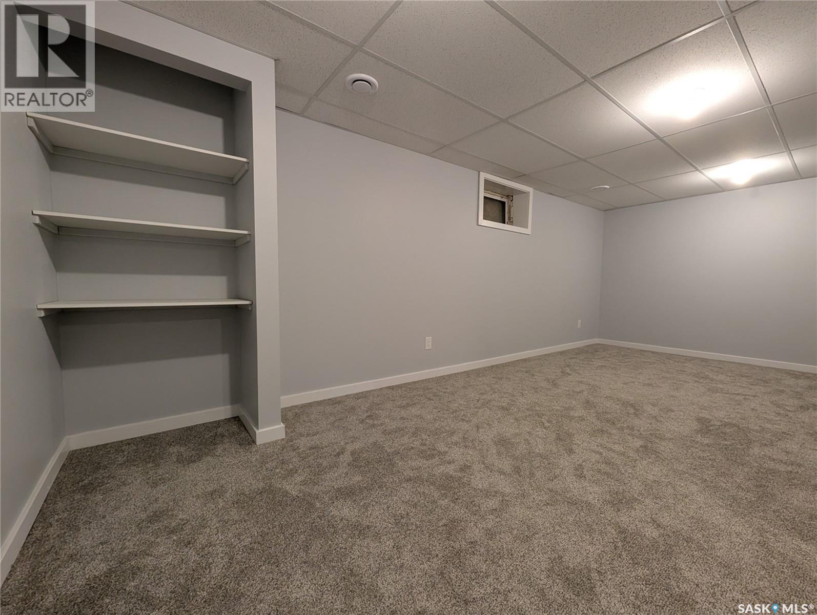 102 32Nd Street W, Saskatoon, SK - Indoor Photo Showing Other Room