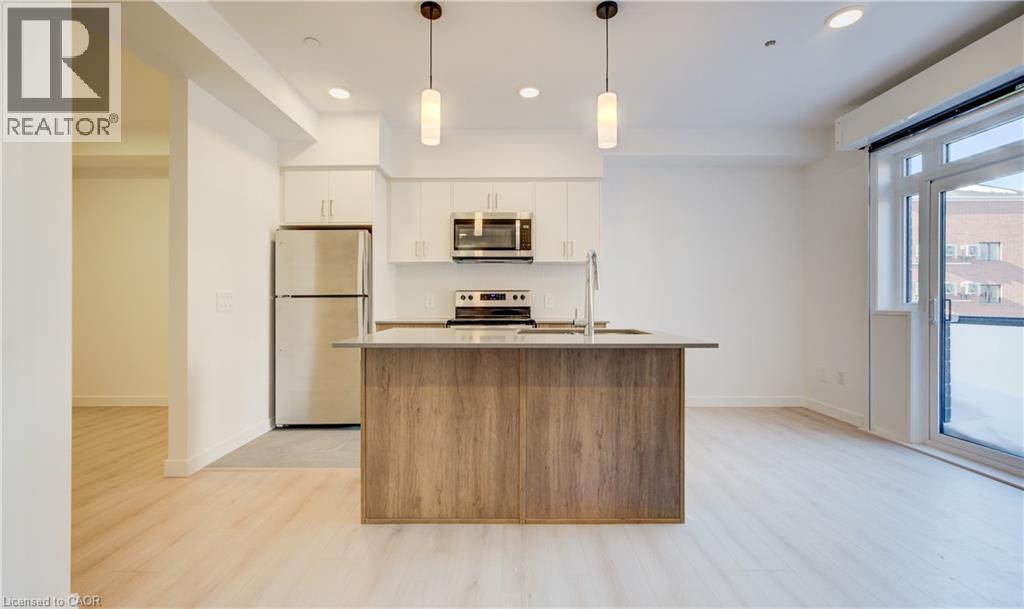 31 Mill Street Unit# 31, Kitchener, ON - Indoor Photo Showing Kitchen With Stainless Steel Kitchen With Upgraded Kitchen