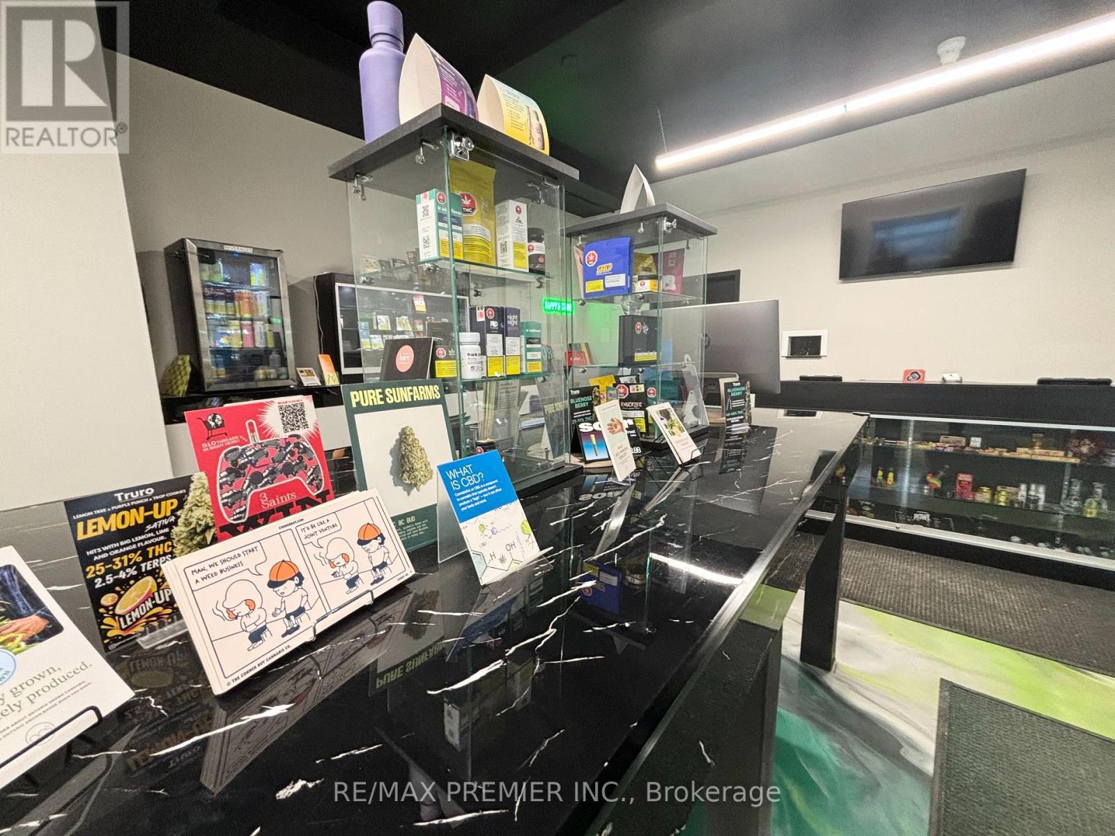 983 Lakeshore Road E, Mississauga, ON