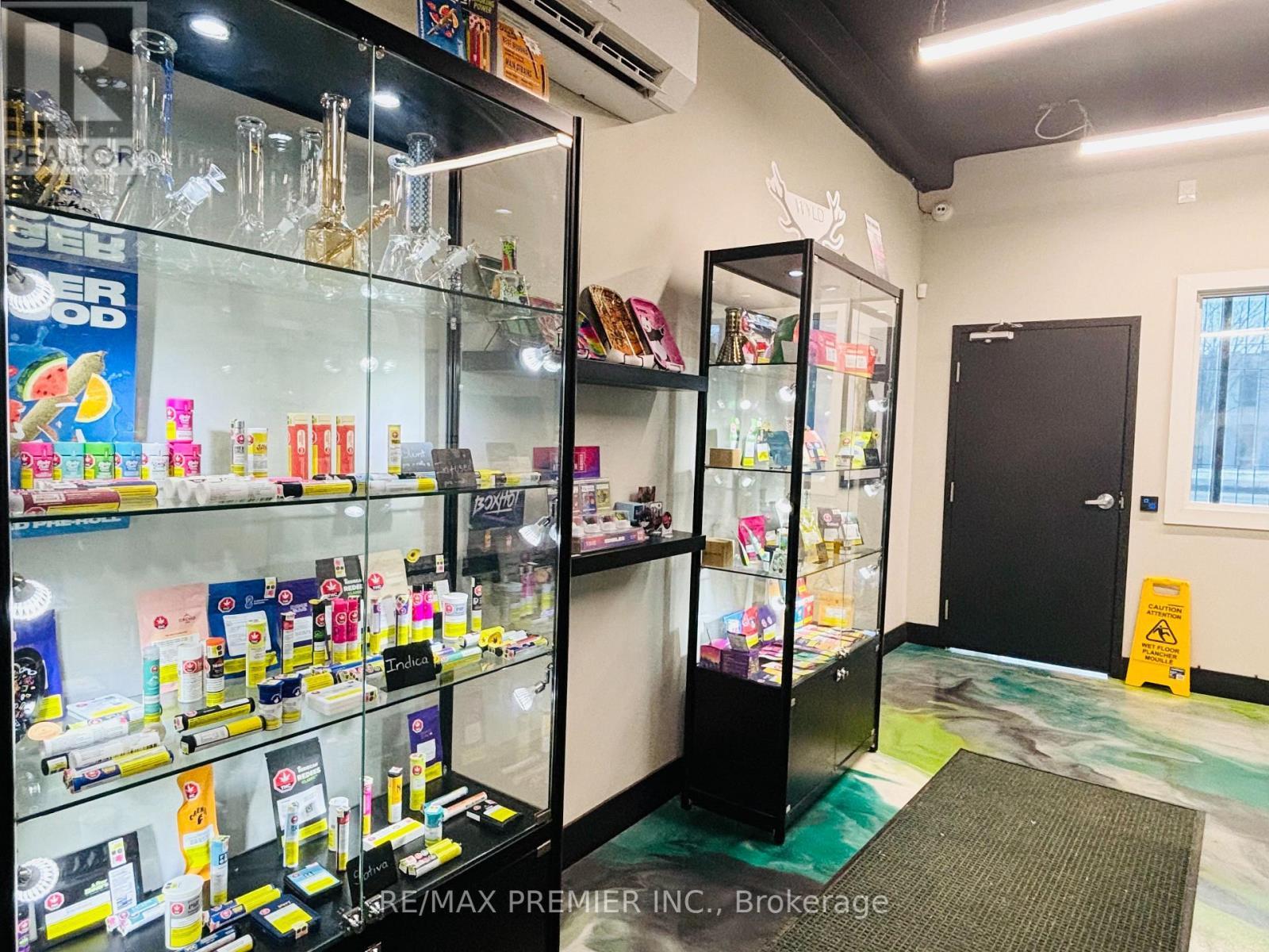 983 Lakeshore Road E, Mississauga, ON