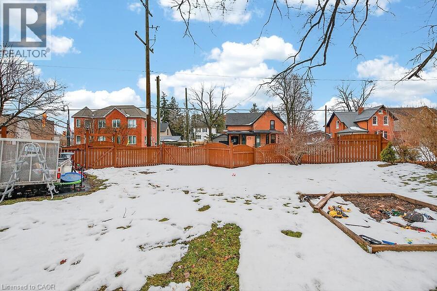 149 Argyle Street N, Caledonia, ON - Outdoor