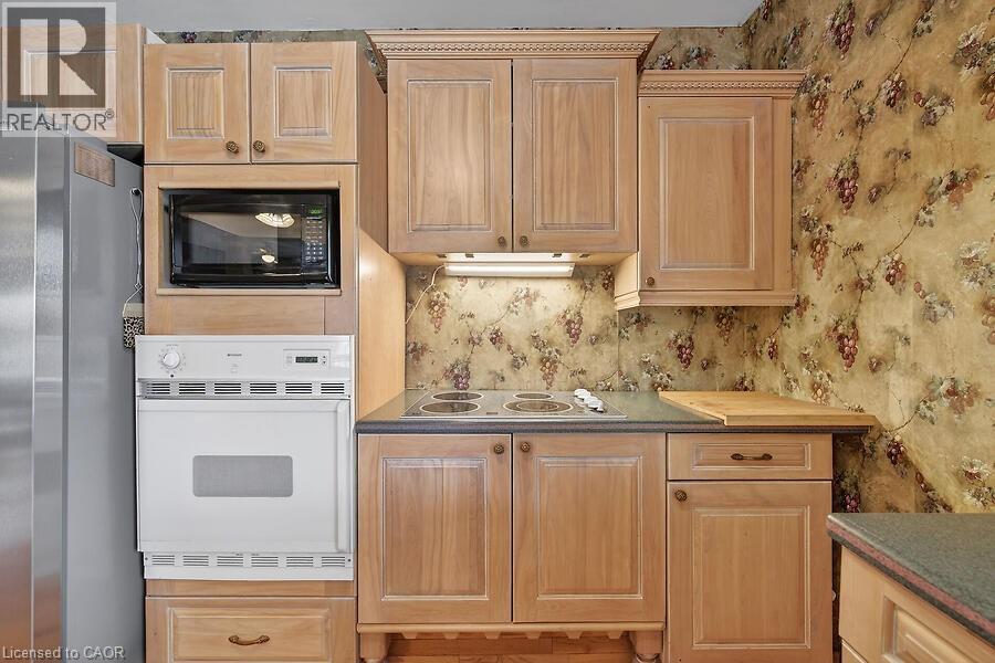 149 Argyle Street N, Caledonia, ON - Indoor Photo Showing Kitchen