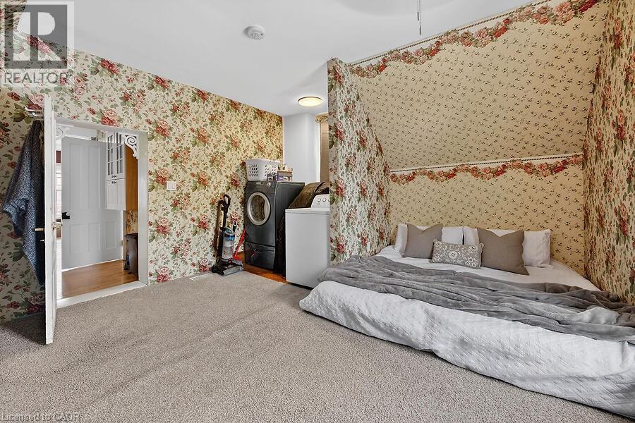 149 Argyle Street N, Caledonia, ON - Indoor Photo Showing Bedroom
