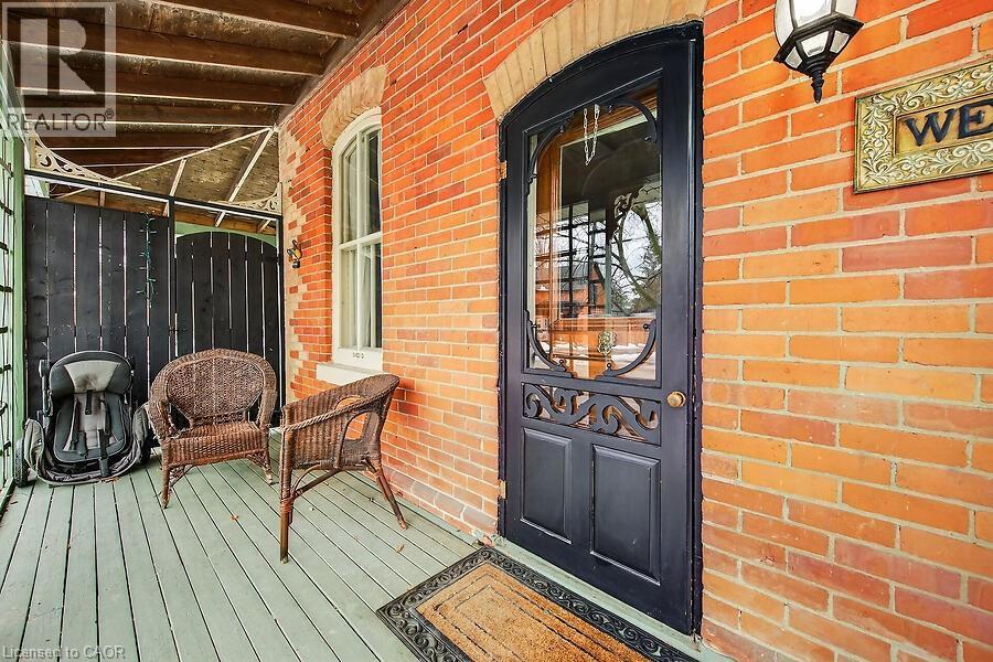 149 Argyle Street N, Caledonia, ON - Outdoor With Exterior