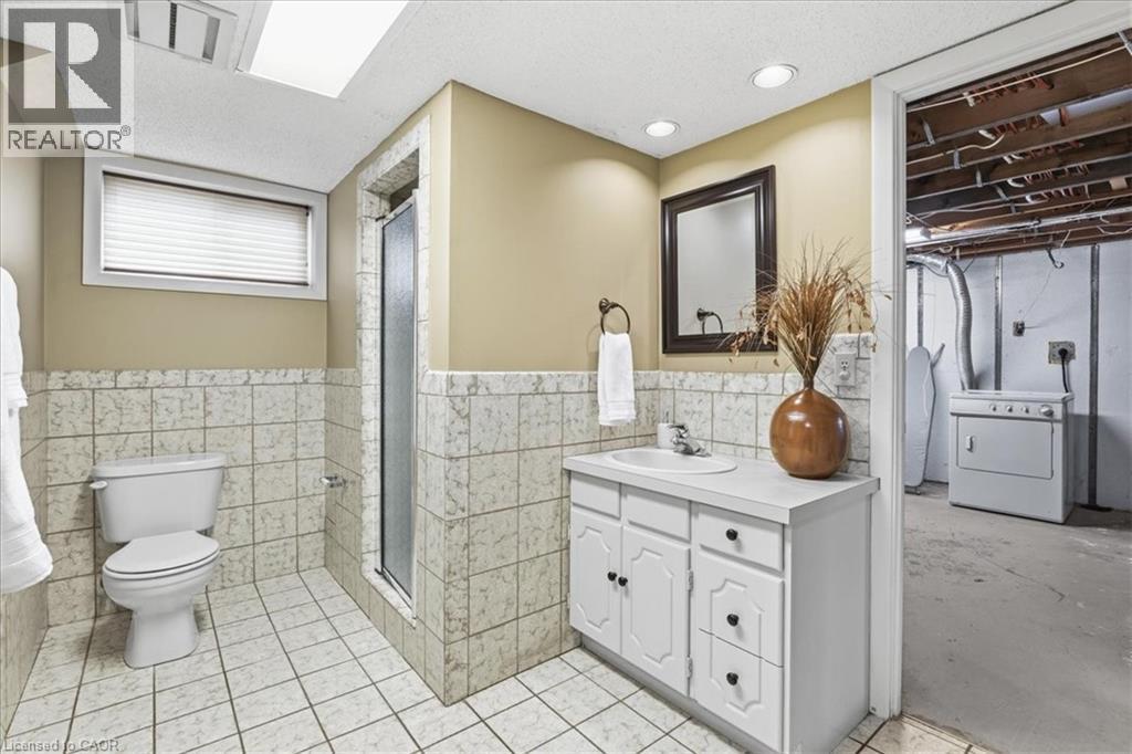 438 Glasgow Street, Kitchener, ON - Indoor Photo Showing Bathroom