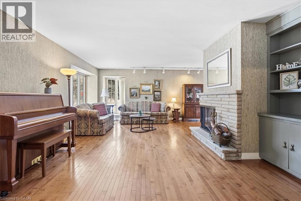 438 Glasgow Street, Kitchener, ON - Indoor Photo Showing Living Room With Fireplace