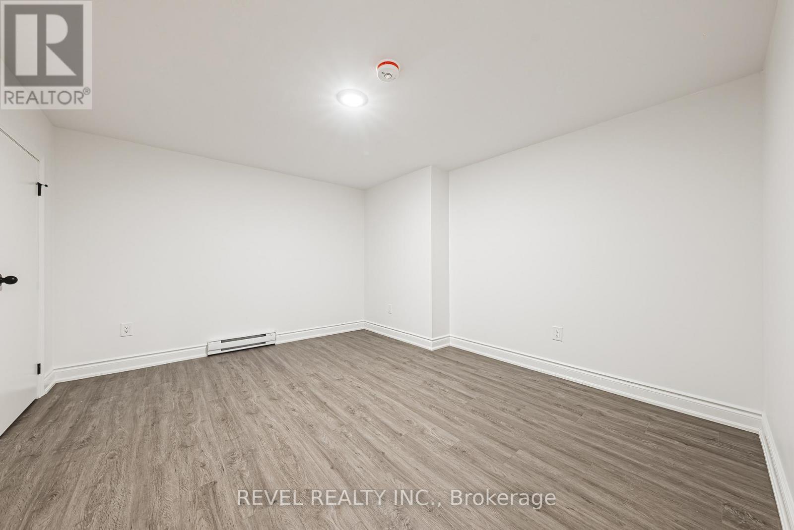 1127 Main Street E, Hamilton, ON